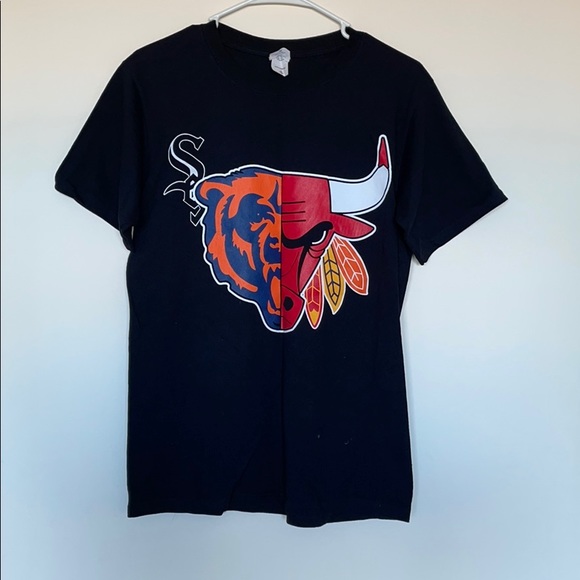 CHICAGO SPORTS TEAM TEE - Picture 1 of 3